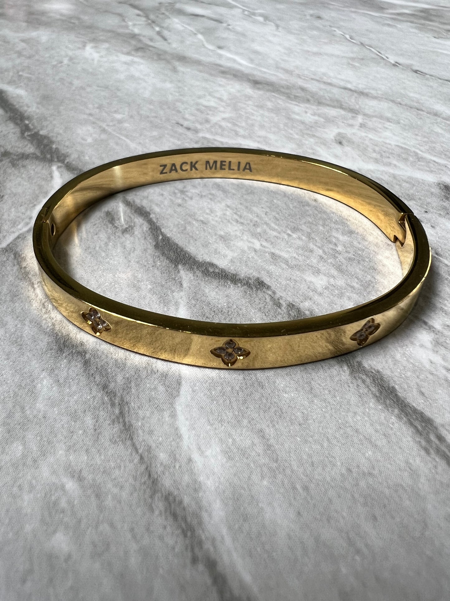 Onika Clover Bangle